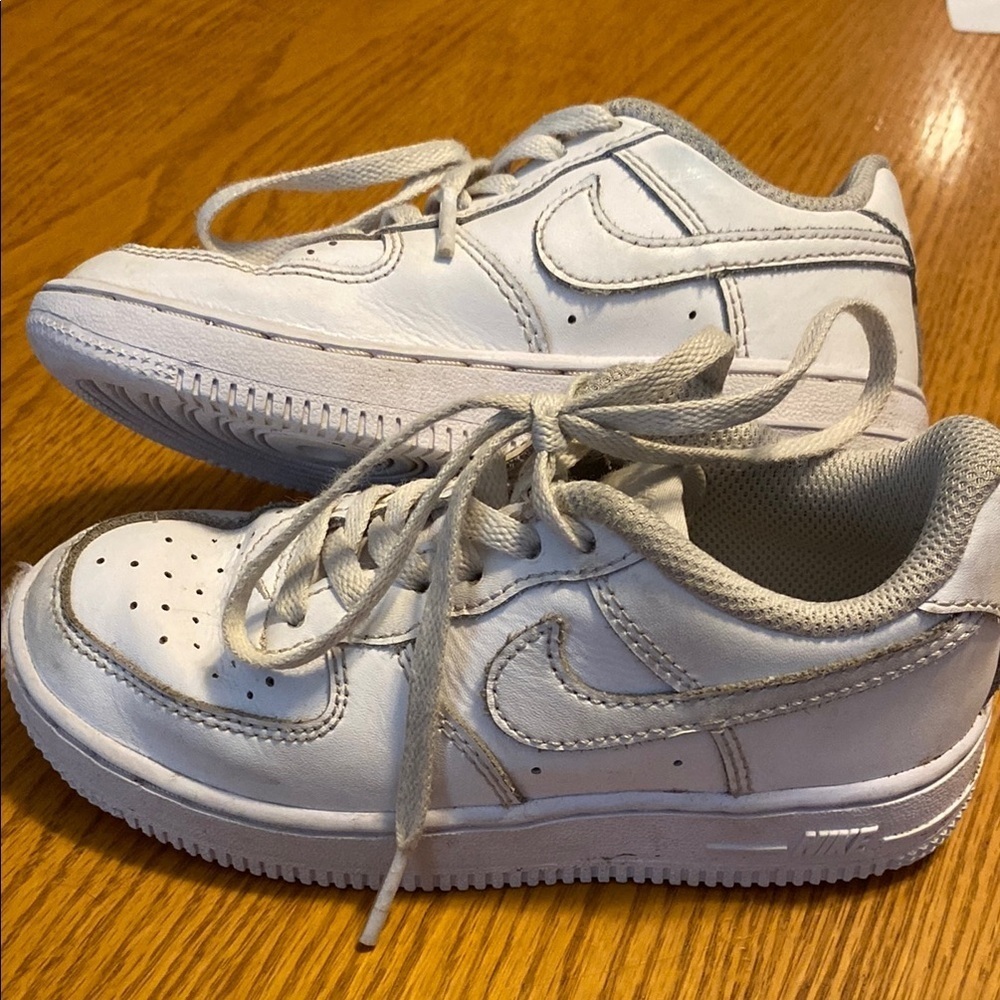 Nike Kids youth size 11C White low Sneakers